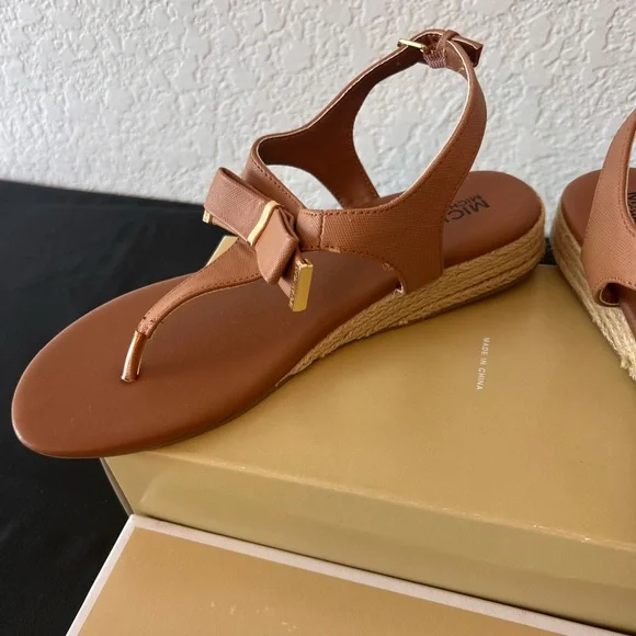 MICHAEL KORS KIDS Girl's Perry Bow-Embellished Sandal - Picture 4 of 5